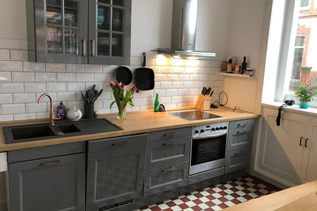 Grosszuegige 185M2-Altbauwohnung In Bestlage 7Zimmer-2Baeder-2Kuechen-2Wcs Hamburgo Exterior foto